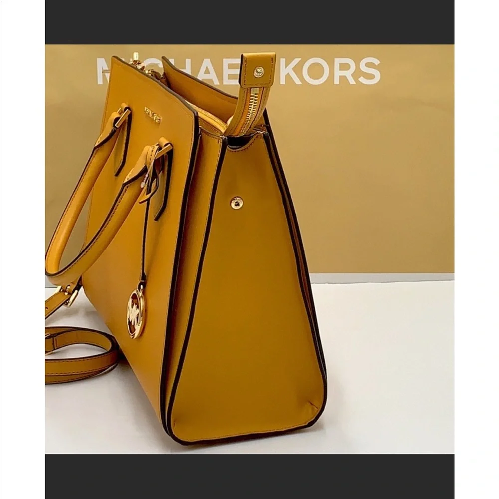 🌹🌹Michael Kors Absolutely Gorgeous Ladies New with Tags Purse Gorgeous - Picture 5 of 6